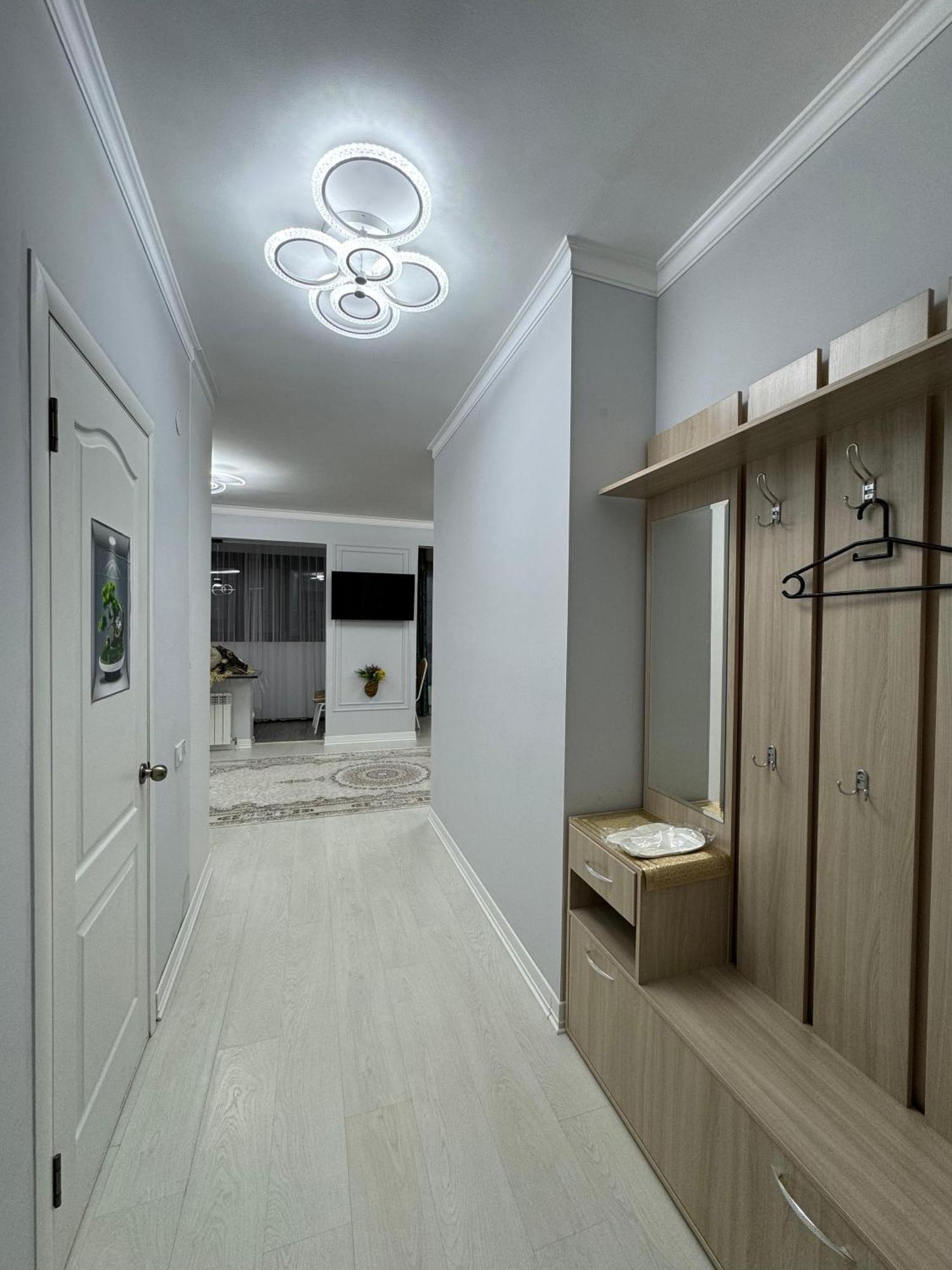 Двухкомнатная Квартира В Жк Арбат Almatý Exterior foto